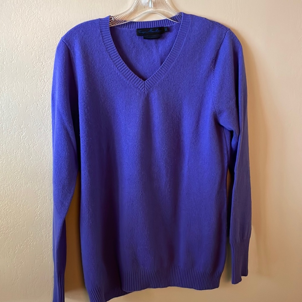 Enzo Mantovani 100% cashmere v-neck sweater